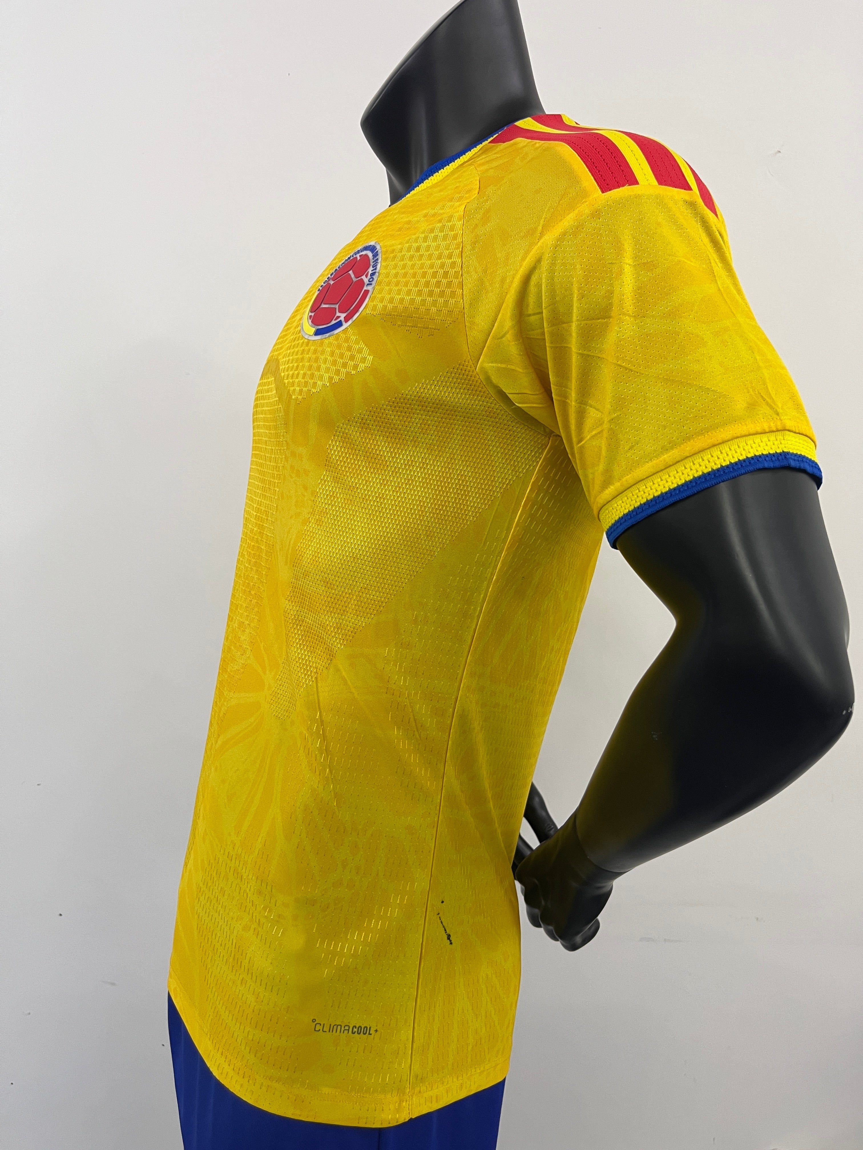 COLOMBIA HOME 26/27